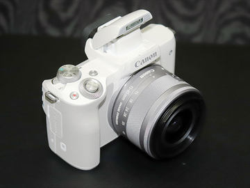 キヤノン、4K動画も撮れるKiss初のミラーレス「EOS Kiss M」 - AV Watch