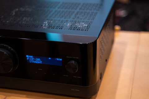 レビュー】ヤマハ、10年ぶり新デザインAVアンプは“中も別物”。ゲームも
