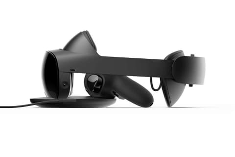 Meta、高級VRヘッドセット「Quest Pro」。パンケーキレンズで薄型化