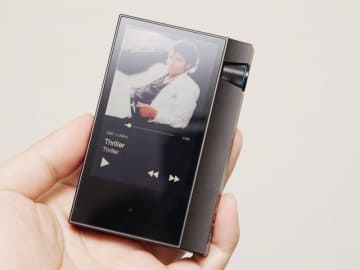 AK70 MKII×劇場版「Fate」モデルは11月17日発売。桜や凜のハイレゾ