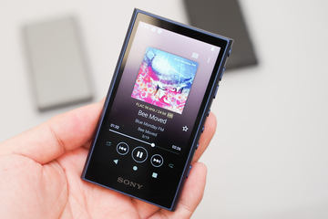 ぼっち・ざ・ろっく！」コラボのウォークマン。「ZX707」も - AV Watch