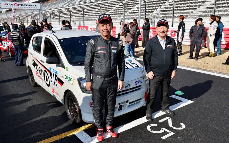 5速MT×ターボ仕様「ミライース」でダイハツ井上雅宏社長がK4GP初参戦