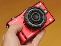 パナソニック、ストロボ内蔵で世界最小の「LUMIX DMC-GF2」を国内発表