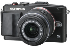 自分撮りモニター搭載の「OLYMPUS PEN Lite E-PL6」 - デジカメ Watch