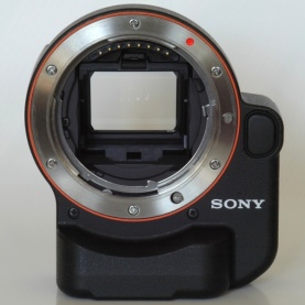 レンズマウント物語：第12話 ソニーの純正マウントアダプターLA-EA2