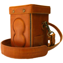 二眼レフ風デジカメ「BONZART AMPEL」に革ケースが登場 - 女子カメ Watch