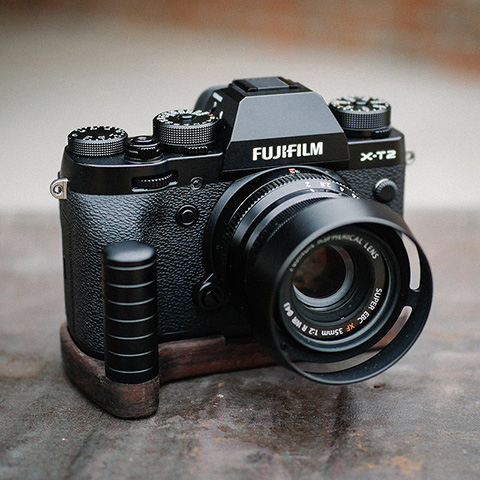 木材を採用したFUJIFILM X-T2専用グリップ - デジカメ Watch