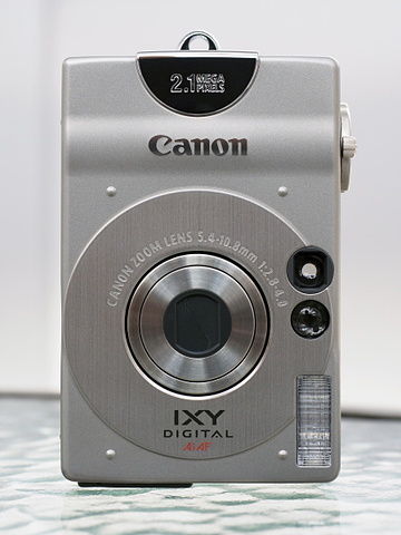 オールドデジカメの凱旋：キヤノンIXY DIGITAL（2000年発売