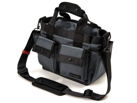 ARTISAN&ARTISTのカメラバッグに新色「クールグレー」が追加