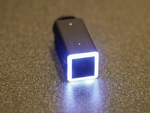 大きさ角砂糖3つ分のウェアラブルカメラ「OPKIX ONE」日本発売