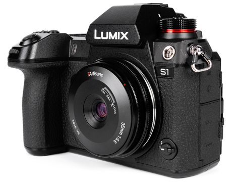 七工匠のパンケーキレンズ「7Artisans 35mm F5.6」にLマウント用が登場