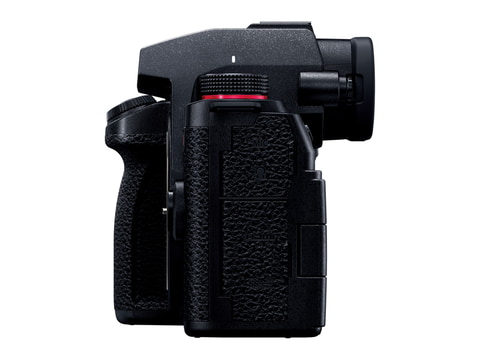 パナソニック、マイクロフォーサーズの“静止画フラッグシップ”「LUMIX