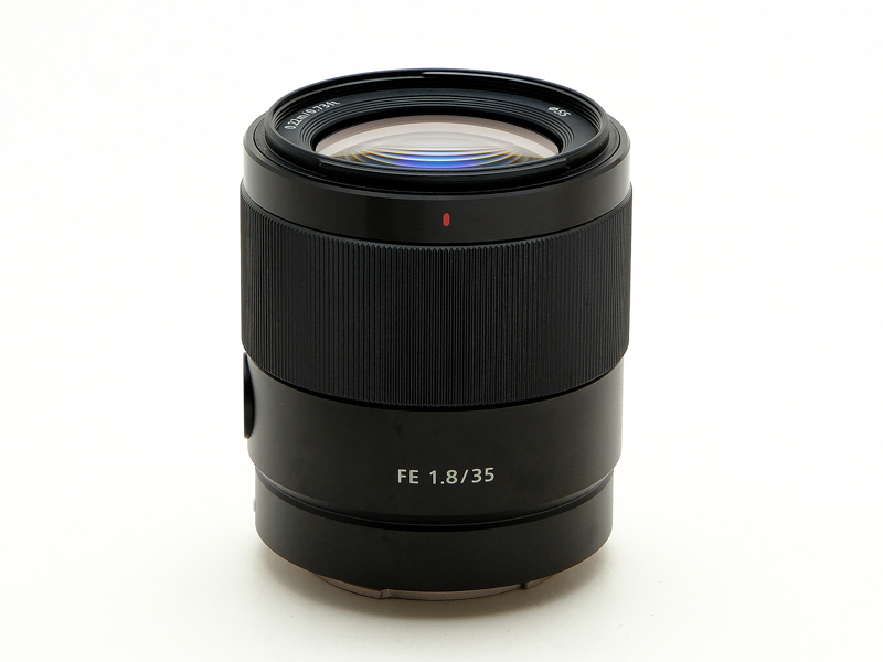 交換レンズレビュー：“小さくて軽い” 35mmAF単焦点レンズを一挙紹介