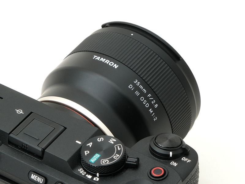 交換レンズレビュー：“小さくて軽い” 35mmAF単焦点レンズを一挙紹介