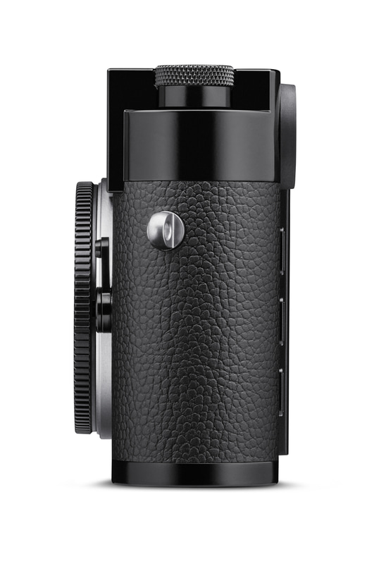ライカM11にクラシックなデザインを印象付ける…ブラックペイント仕上げ