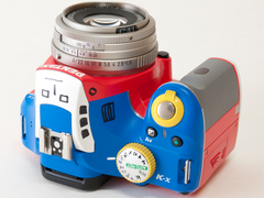 写真で見る写真で見るペンタックス「K-x」“コレジャナイロボモデル