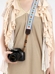 キヤノン、「EOS Kiss X4ダブルズームキット」など購入でカメラバッグ