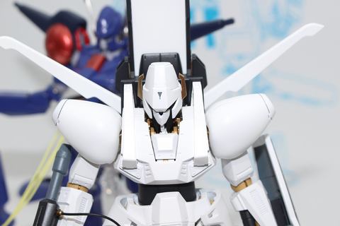 会場に「HI-METAL R 重戦機エルガイム」シリーズ登場！ - GAME Watch