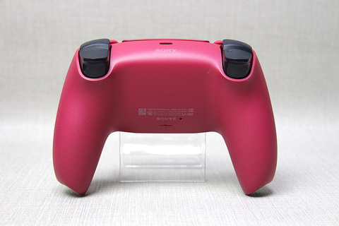 PS5「DualSense」に新色到来！「コズミック レッド」＆「ミッドナイト