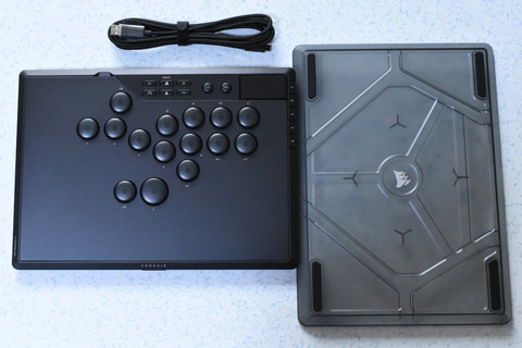 自分だけのカスタマイズが楽しめるレバーレスコントローラー