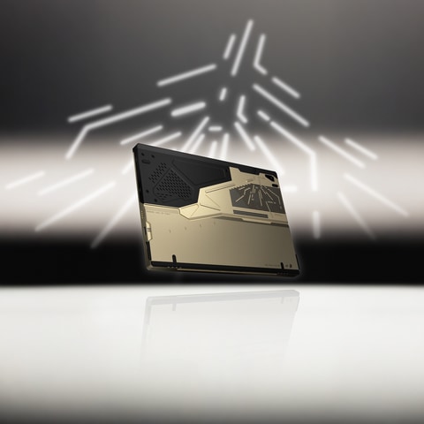 ASUS「ROG」とコジマプロダクションがコラボ！ 特別モデルのノートPCや