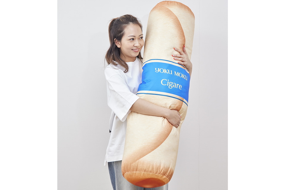 ヨックモック“思い出の味”を投稿すると「大きなシガールクッション」が