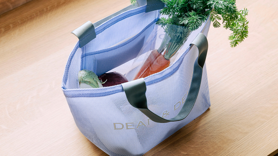 DEAN & DELUCA、涼やかなライラックカラーの「メッシュトートバッグ