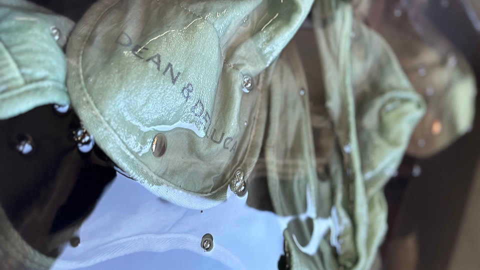 DEAN & DELUCA「天然染めショッピングバッグ 葡萄」発売。果皮を再利用