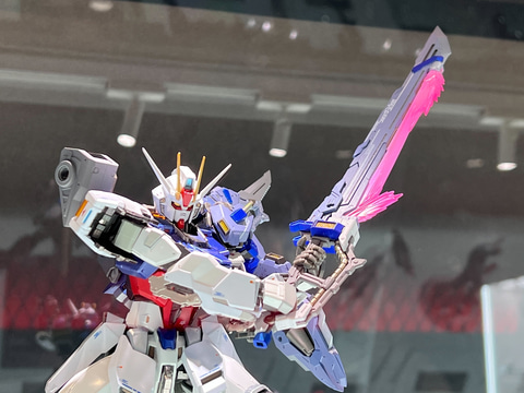 METAL BUILD ストライクガンダム」に待望のI.W.S.P.が登場！ランチャー