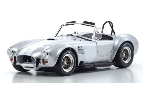曲線を多用したスポーツカー「シェルビー コブラ」のミニカーが登場