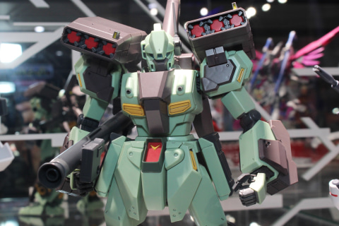 特別企画】【ガンダムベース撮り下ろし】ジェガンD型の特務隊仕様機を