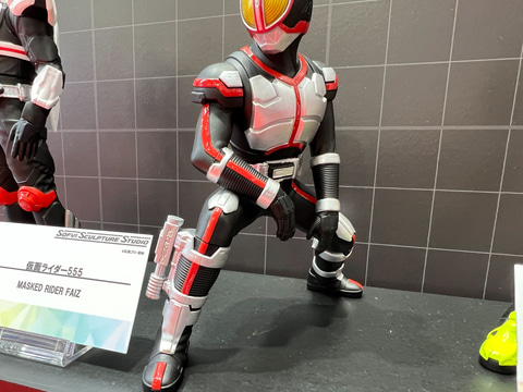 バンダイ、「仮面ライダー555」や「仮面ライダーギーツ」の新たな