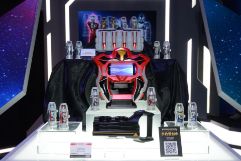 装填ナックルからも音声が鳴りウルトラマンジードの変身プロセスを忠実