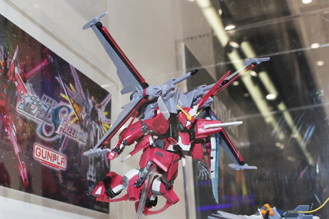 特別企画】【ガンダムベース撮り下ろし】ズゴックの中から現れた「HG 1