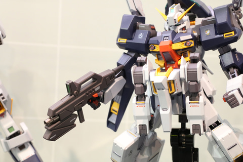 AOZ」より「ガンダムTR-1［ハイゼンスレイ］」がMETAL ROBOT魂に登場
