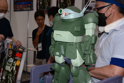 アシェットの「1/8スコープドッグ」が立ち上がる！ 全高510mmのド迫力