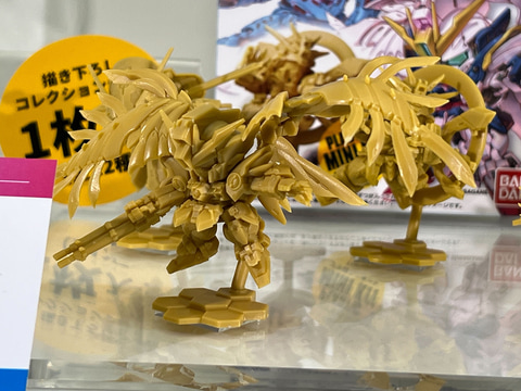 食玩の無彩色SDガンダムフィギュア「ガンダム スペリオルディファイン