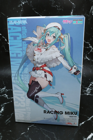 特別企画】キャラクターの魅力を引き出す「PLAMATEA レーシングミク