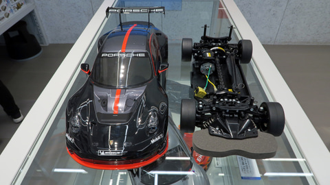 特別企画】【タミヤ撮り下ろし】「1/10RC ポルシェ 911 GT3 R (992