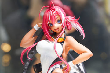 イドラ ファンタシースターサーガ」よりはちきれそうな大胆水着姿の