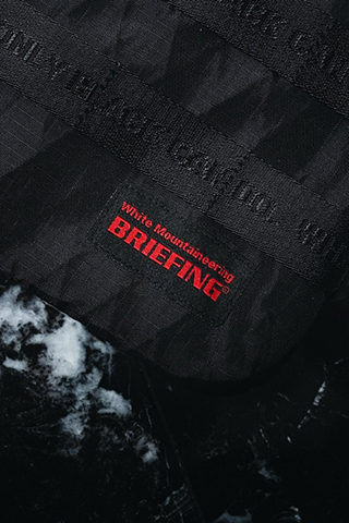 WM×BRIEFINGコラボサコッシュ 防水「X-PAC」・強くて軽い「コーデュラ