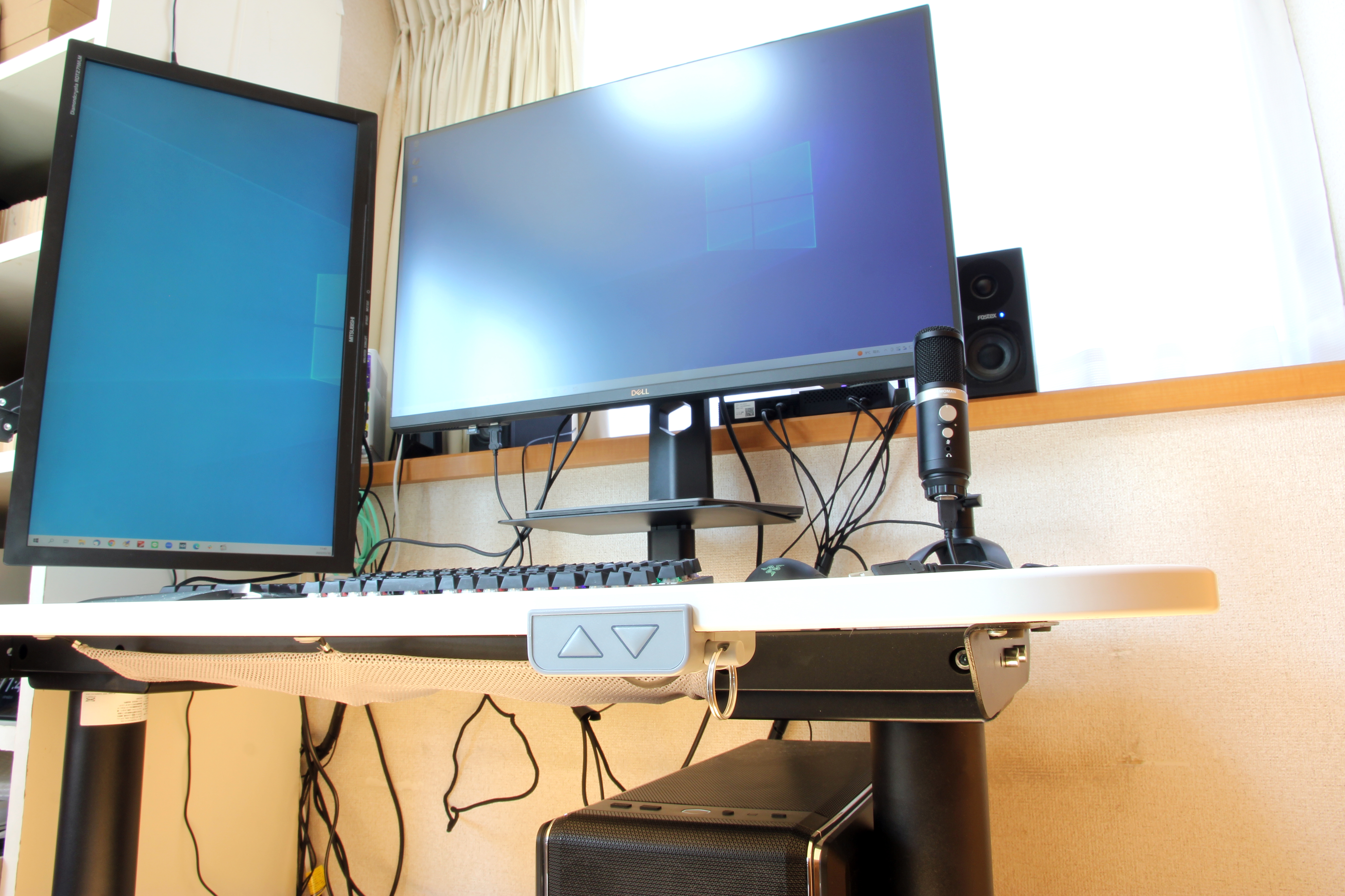 IKEAの電動昇降ワークデスクを組み立てて、スタンディングワークして