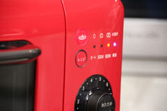 シャープ、惣菜を美味しく温めるウォーターオーブンにレンジ機能を加え