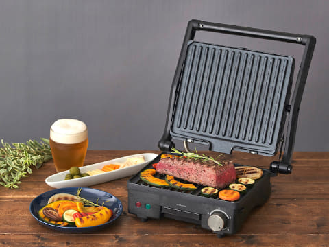 ドウシシャ、肉や野菜を挟んでジューシーに焼き上げる「プレスグリル