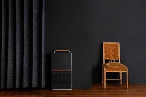 ビックカメラ、amadanaと共同企画した奥行き13cmの薄型空気清浄機