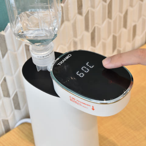 ペットボトルの水が2秒でお湯に。サンコー「ホットウォーターサーバー