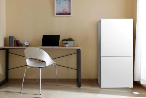 ツインバード、一人暮らし向けの2ドア冷凍冷蔵庫。静音性や省エネ性能