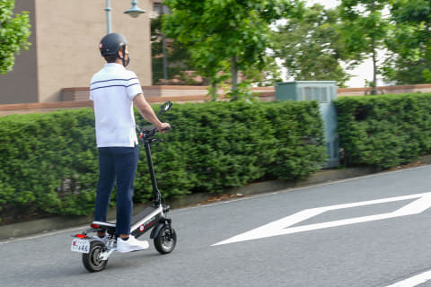 日本公道走行用に設計された電動キックボード「Free Mile」を体験
