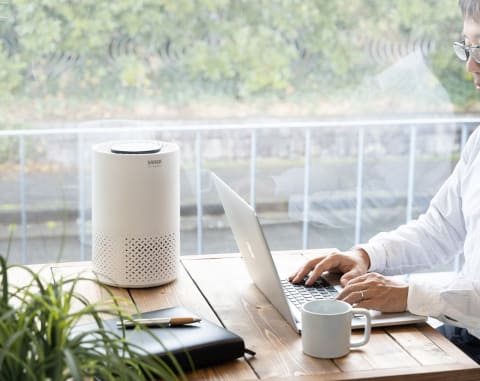 SANKA、家電に新規参入。軽量スティック掃除機と空気清浄機 - 家電 Watch