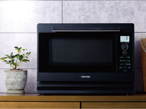 ワンボタンですばやく温め&解凍、東芝のプレミアムな電子レンジ - 家電